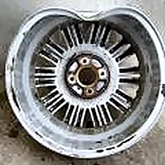 Jantă din aluminiu cu spițe multe, cu marginea îndoită